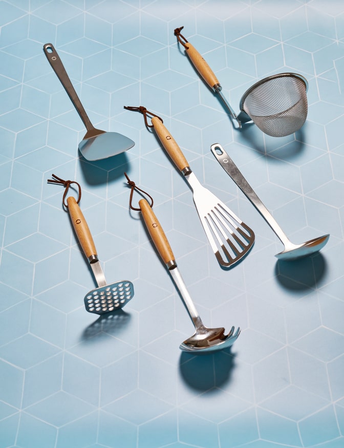 cucharones espatulas coladores